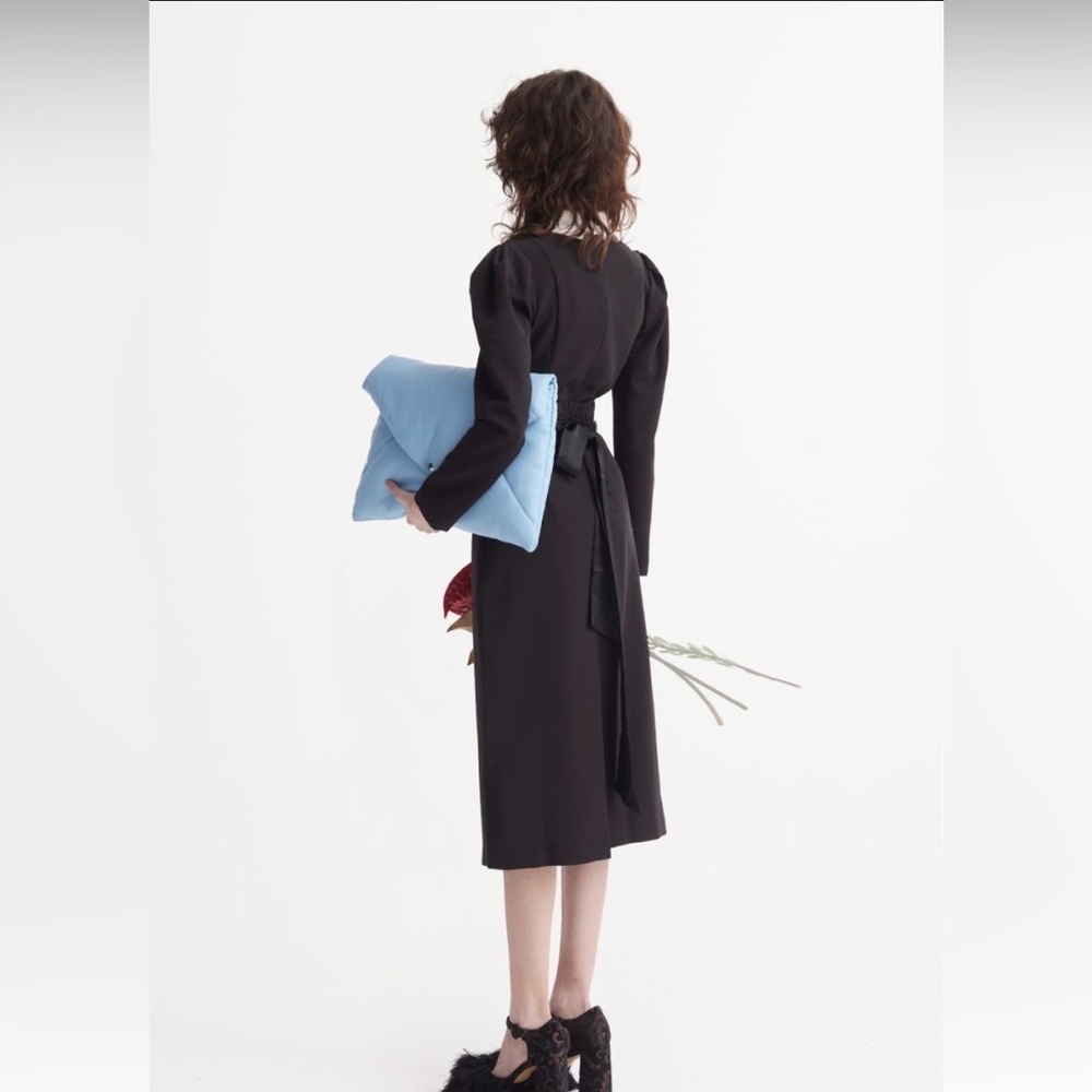 Julia Allert Black Long-Sleeve Midi Dress with White Collar - Picture 4 of 8